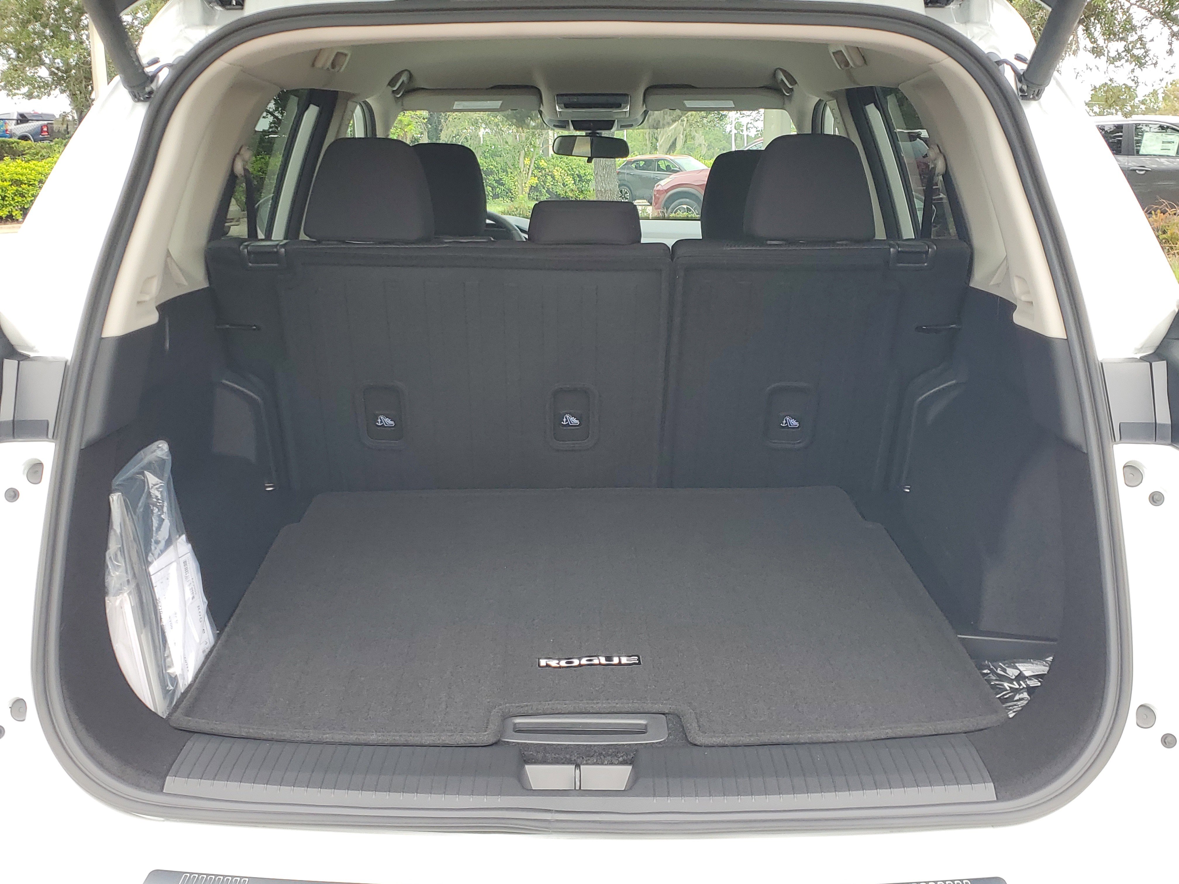 New 2026 Nissan Rogue SV image 5