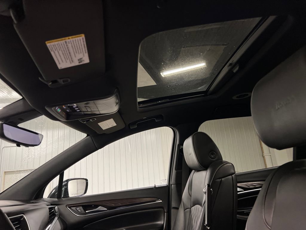Used 2023 Buick Enclave Avenir w/ Avenir Technology Package AWD/4WD image 29