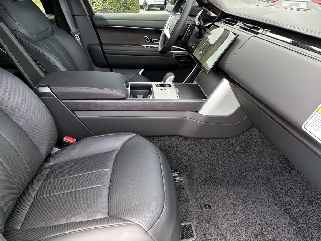 New 2026 Land Rover Range Rover Long Wheelbase SE AWD/4WD image 10