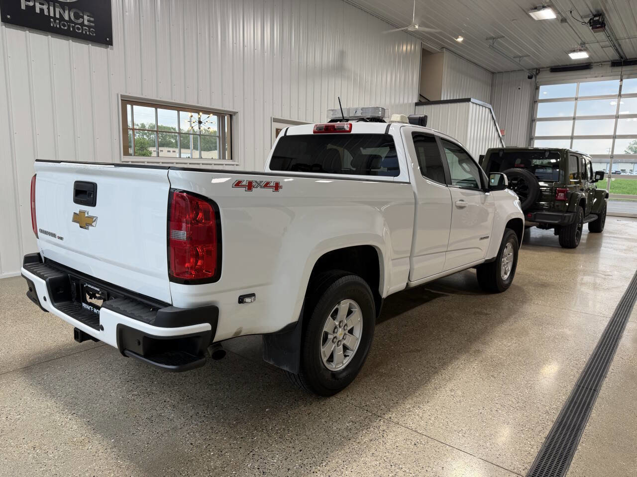 Used 2018 Chevrolet Colorado W/T w/ WT Convenience Package AWD/4WD image 4