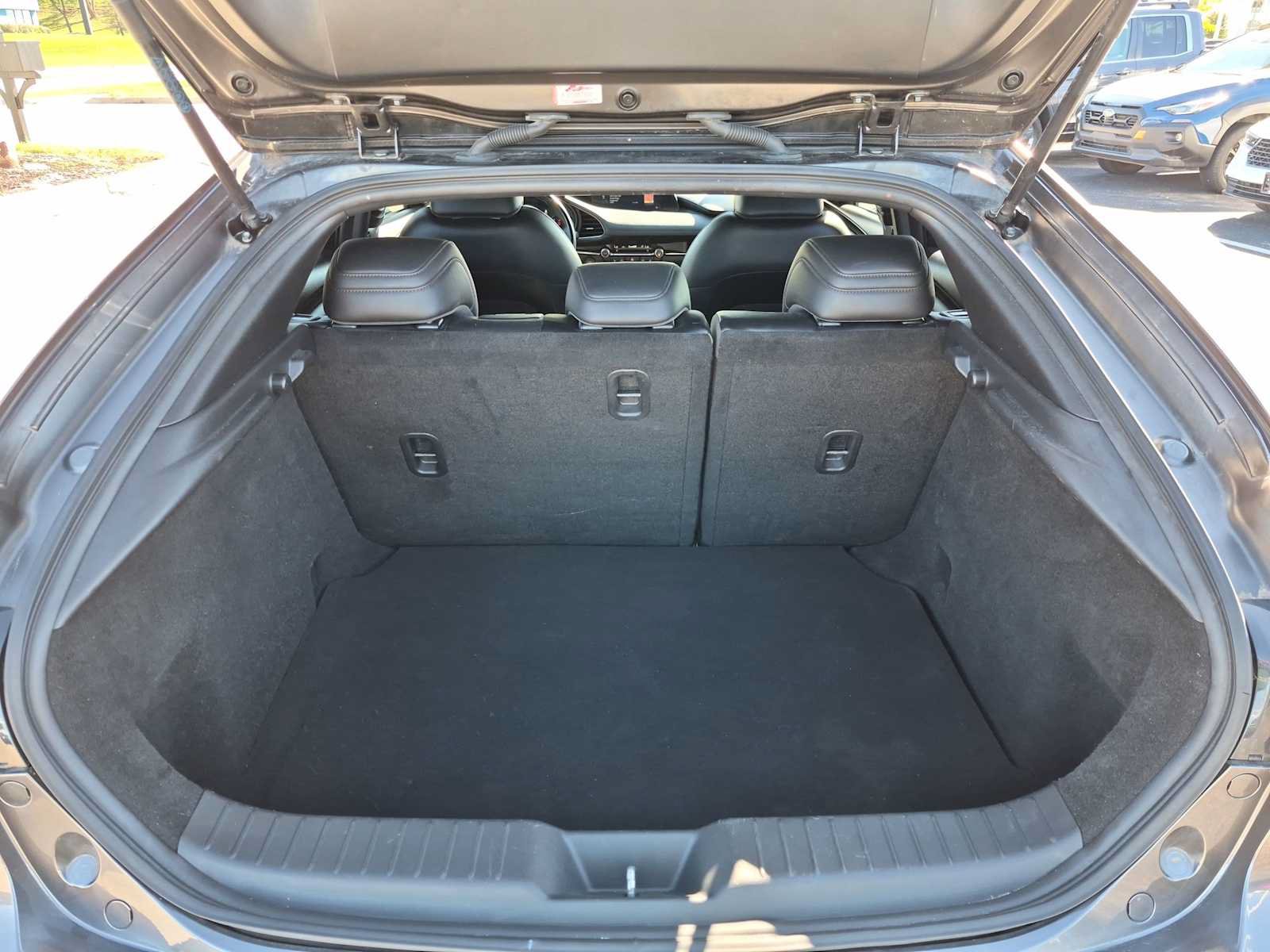 Used 2019 MAZDA MAZDA3 Hatchback w/ Premium Package FWD image 32