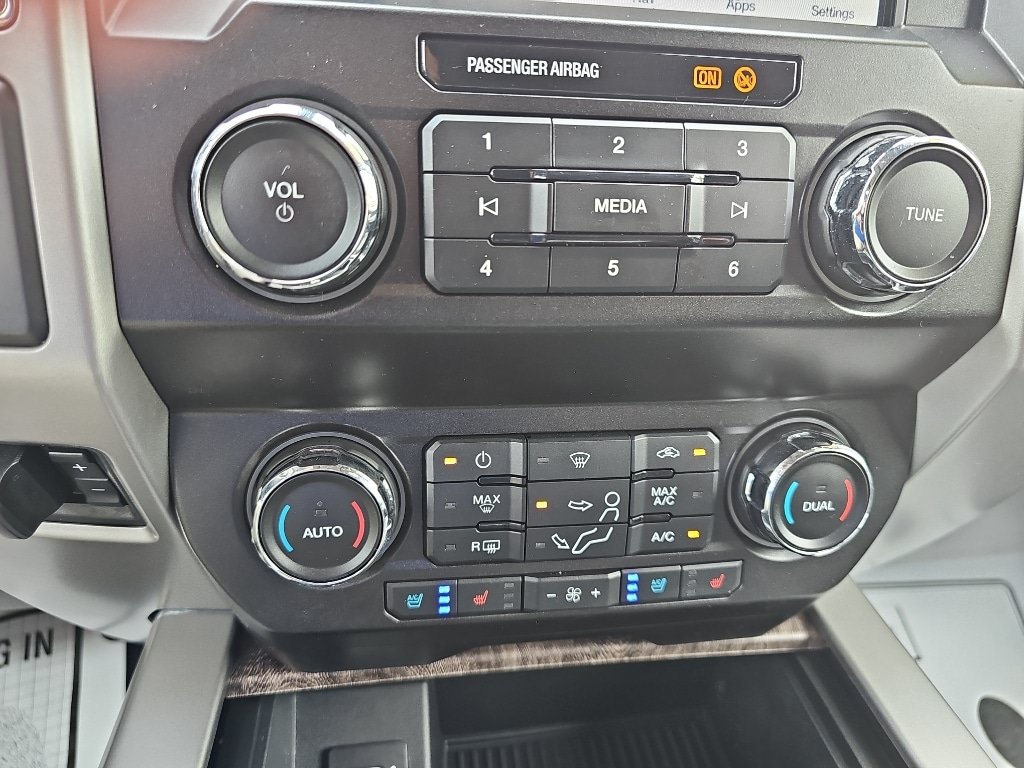 Used 2019 Ford F350 Lariat w/ Lariat Ultimate Package AWD/4WD image 18