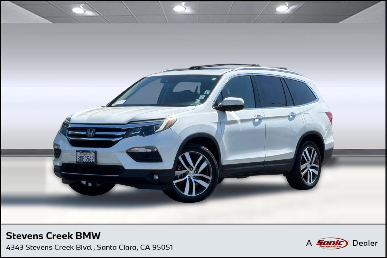 Used 2017 Honda Pilot Touring image 1