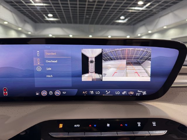 Used 2025 Buick Enclave Avenir w/ Super Cruise Package FWD image 18