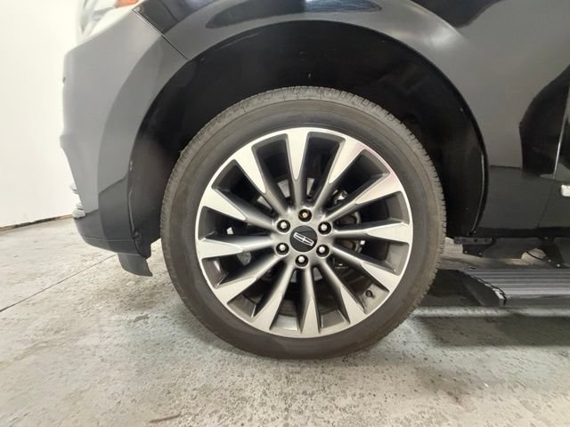 Used 2018 Lincoln Navigator L Select AWD/4WD image 14