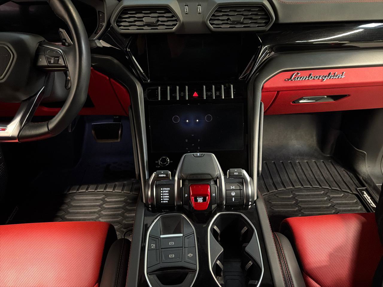 Used 2022 Lamborghini Urus image 16