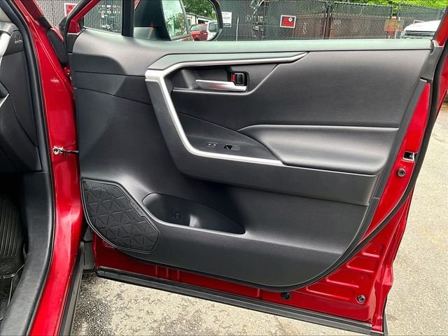 Used 2021 Toyota RAV4 XLE w/ Convenience Package AWD/4WD image 20