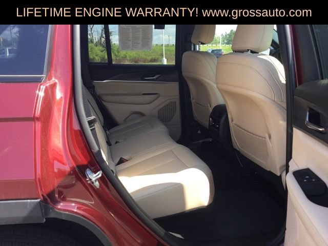 Used 2024 Jeep Grand Cherokee Limited AWD/4WD image 30