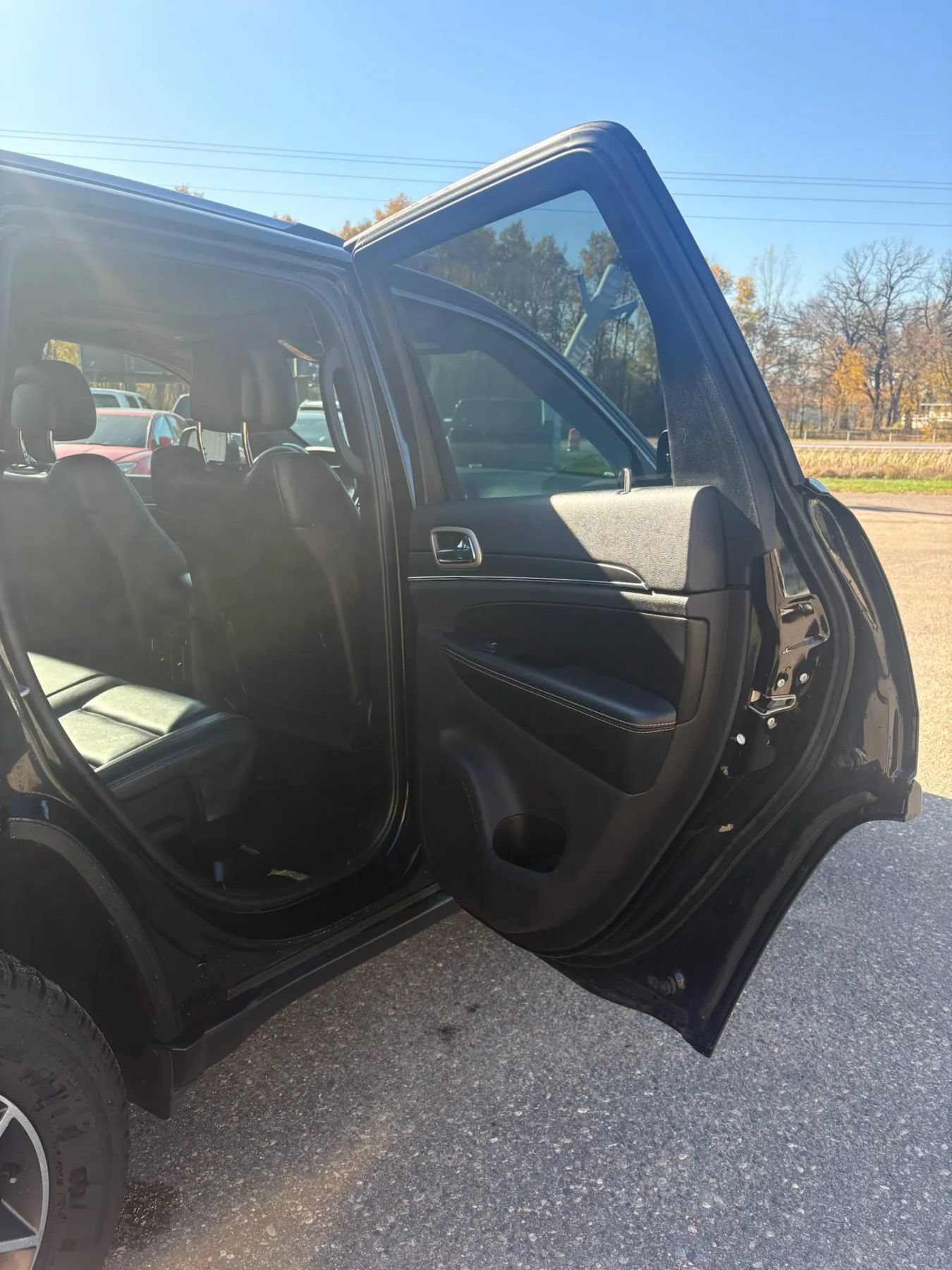 Used 2017 Jeep Grand Cherokee Limited AWD/4WD image 32
