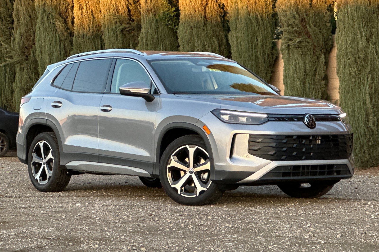 New 2026 Volkswagen Tiguan SE image 2