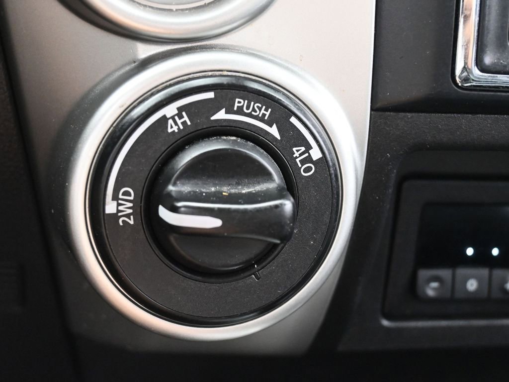 Used 2018 Nissan Titan PRO-4X w/ Pro-4x Convenience Package image 36