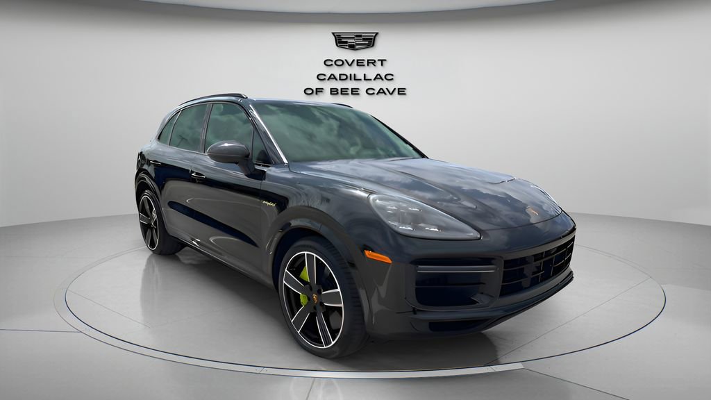 Used 2023 Porsche Cayenne Turbo S image 2