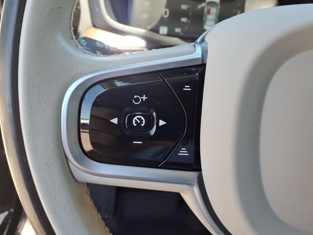 Used 2020 Volvo S60 T5 Momentum w/ Protection Package FWD image 7