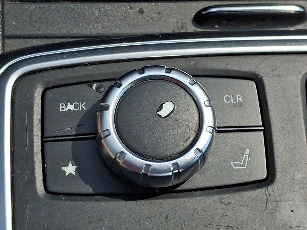 Used 2015 Mercedes-Benz GL 550 4MATIC image 33