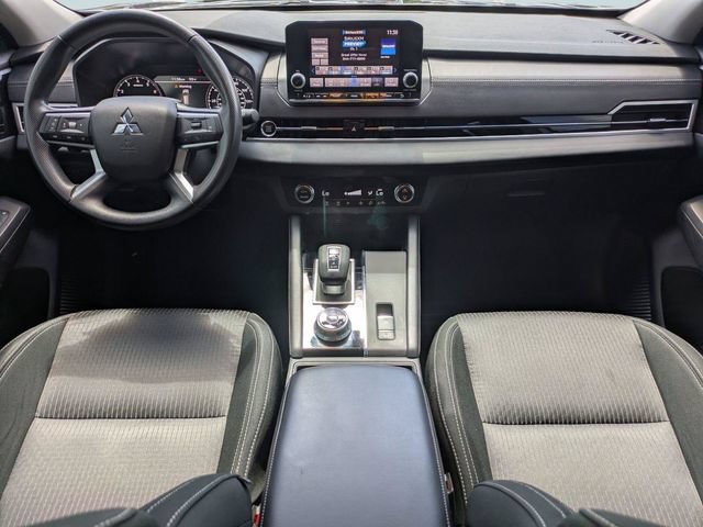 Used 2024 Mitsubishi Outlander ES FWD image 15