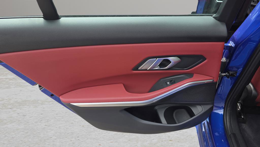 Used 2022 BMW 330e xDrive w/ M Sport Package image 23