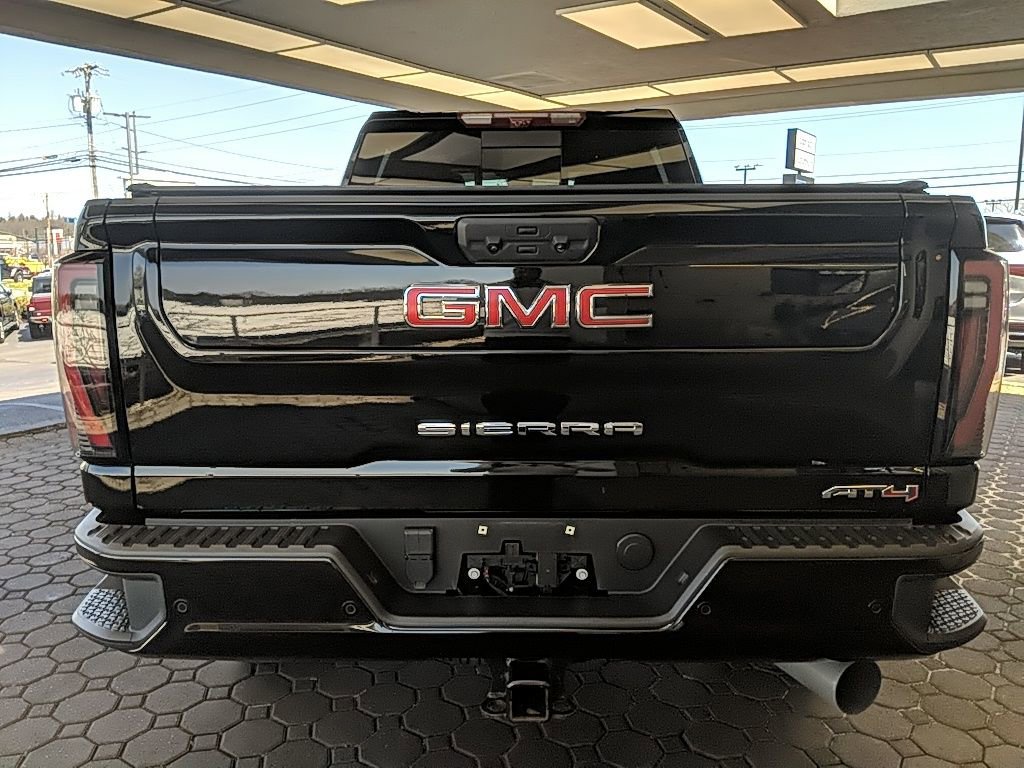 Used 2024 GMC Sierra 2500 AT4 w/ AT4 Premium Plus Package image 6