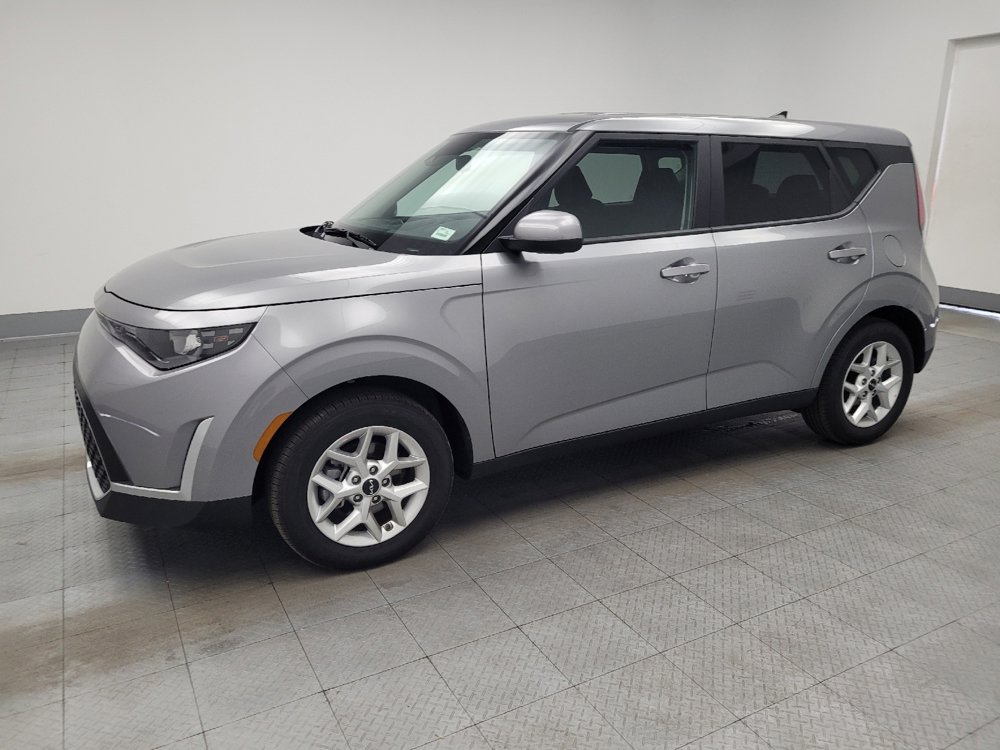 Used 2025 Kia Soul LX w/ LX Technology Package image 2