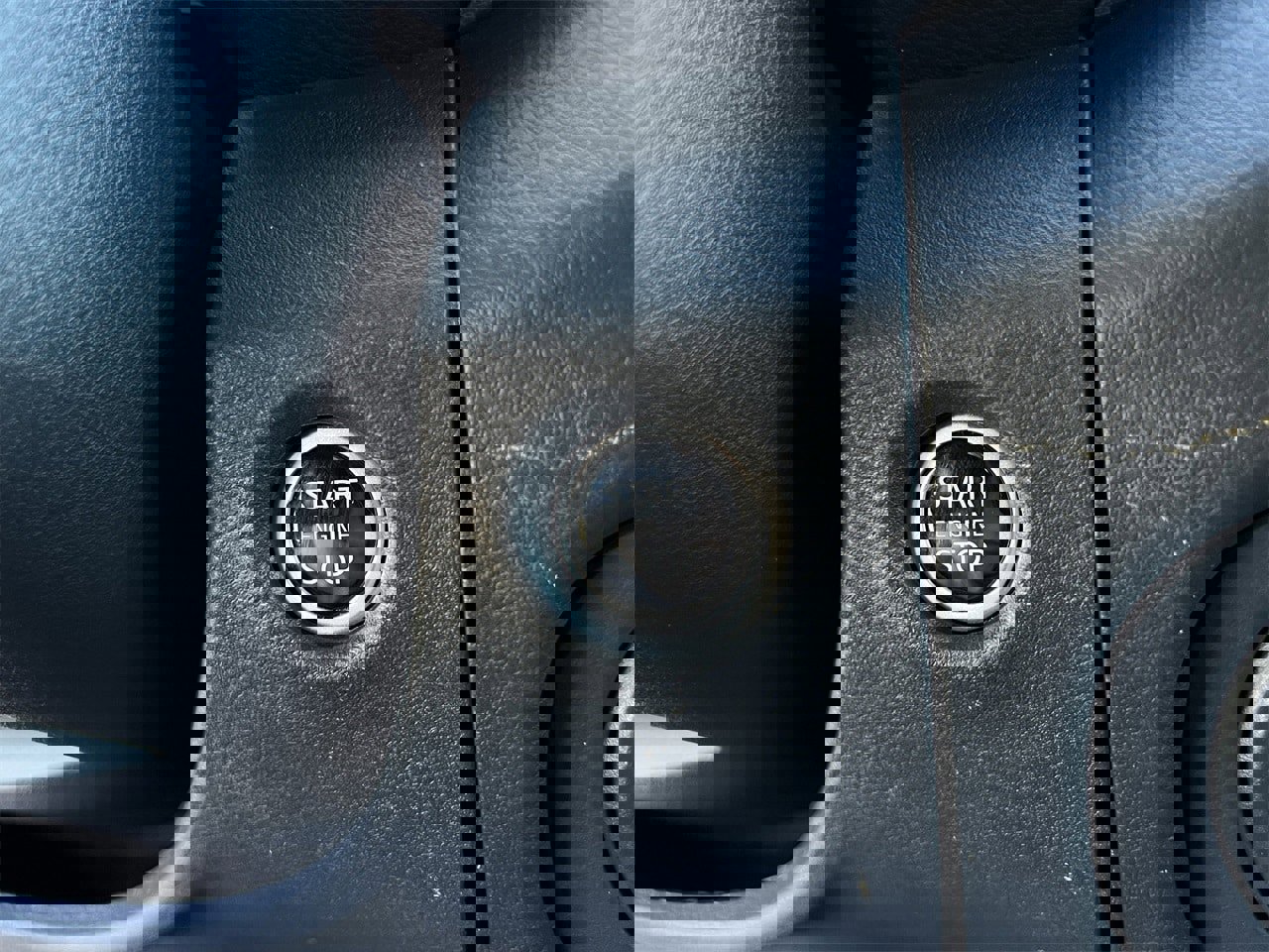 Used 2023 Nissan Frontier SV w/ SV Convenience Package image 21