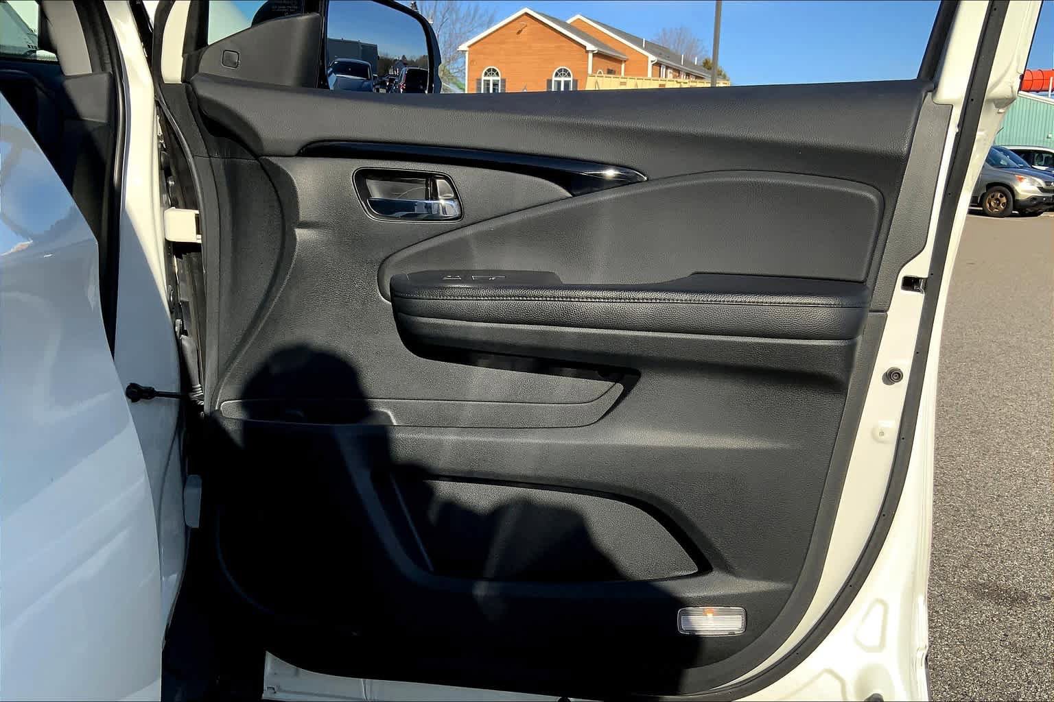 Used 2019 Honda Pilot Touring image 23