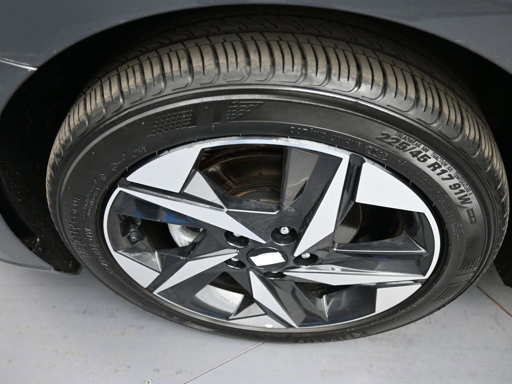 Certified 2023 Hyundai Elantra SEL w/ Convenience Package image 14