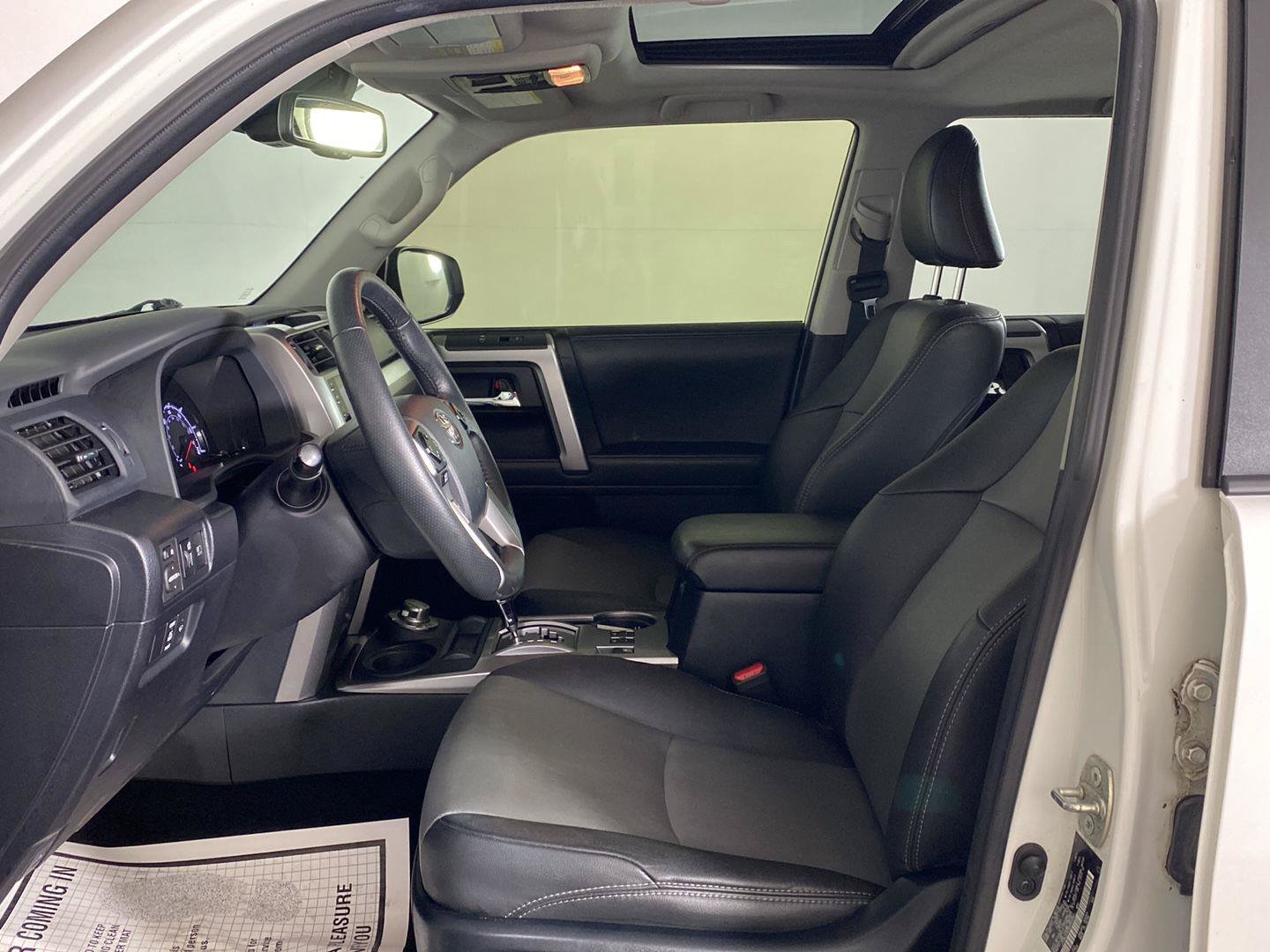 Used 2022 Toyota 4Runner SR5 Premium w/ Moonroof Package AWD/4WD image 18