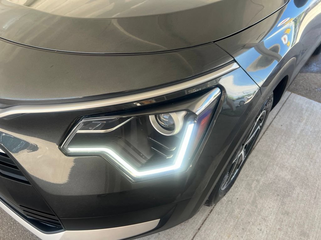 Certified 2024 Kia Niro EX FWD image 30