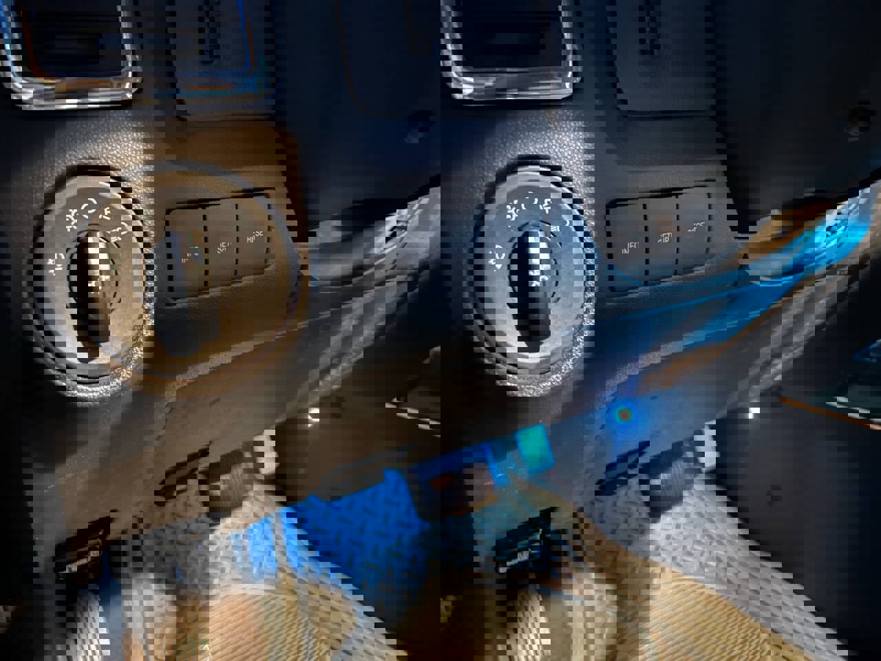 Used 2010 Ford Escape Limited image 20