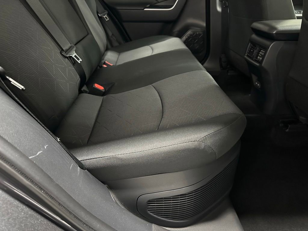 Used 2025 Toyota RAV4 XLE AWD/4WD image 53