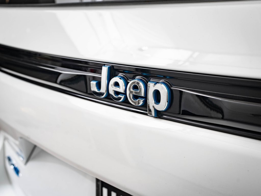 Used 2023 Jeep Grand Cherokee 4WD 4xe image 19