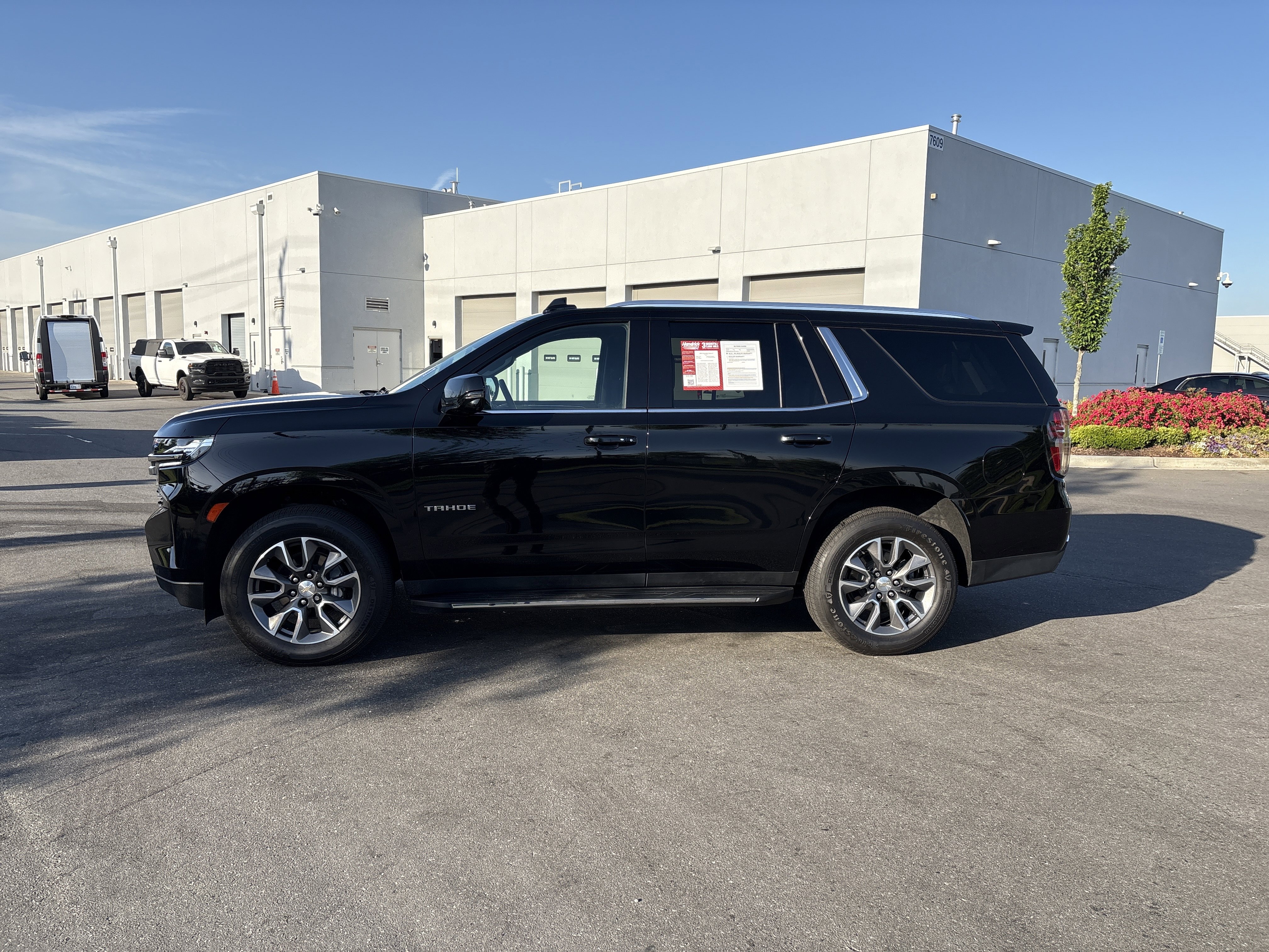 Used 2022 Chevrolet Tahoe LT w/ Luxury Package image 6