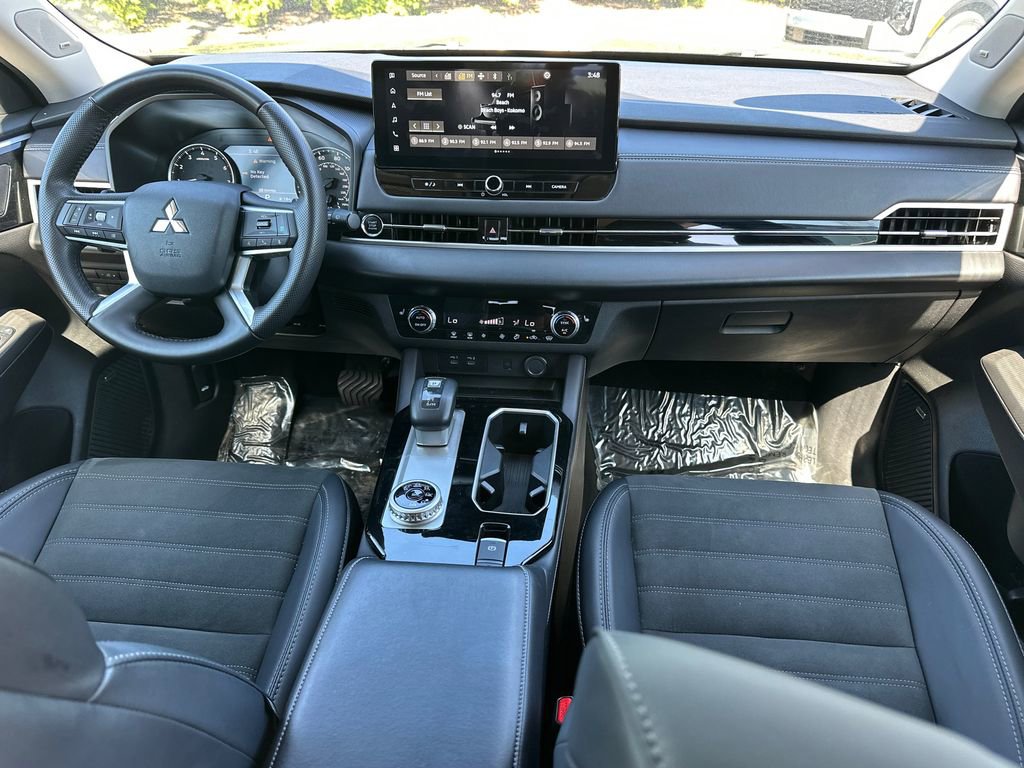 Used 2025 Mitsubishi Outlander SE AWD/4WD image 17