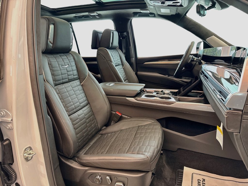 New 2026 Cadillac Escalade V w/ LPO, ONYX Package AWD/4WD image 19