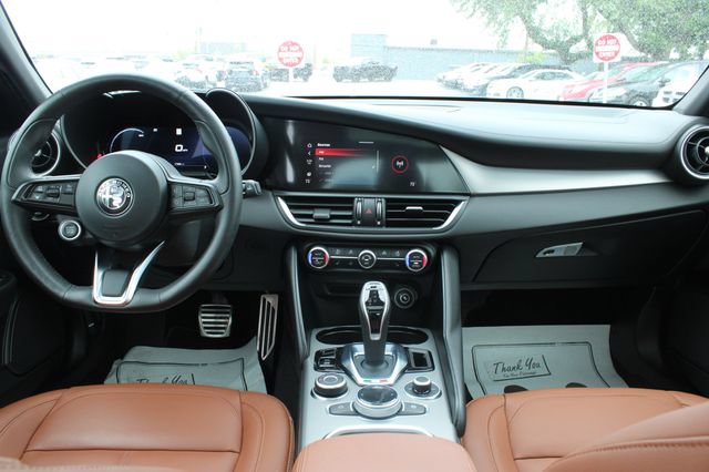 Used 2024 Alfa Romeo Giulia Ti AWD/4WD image 16