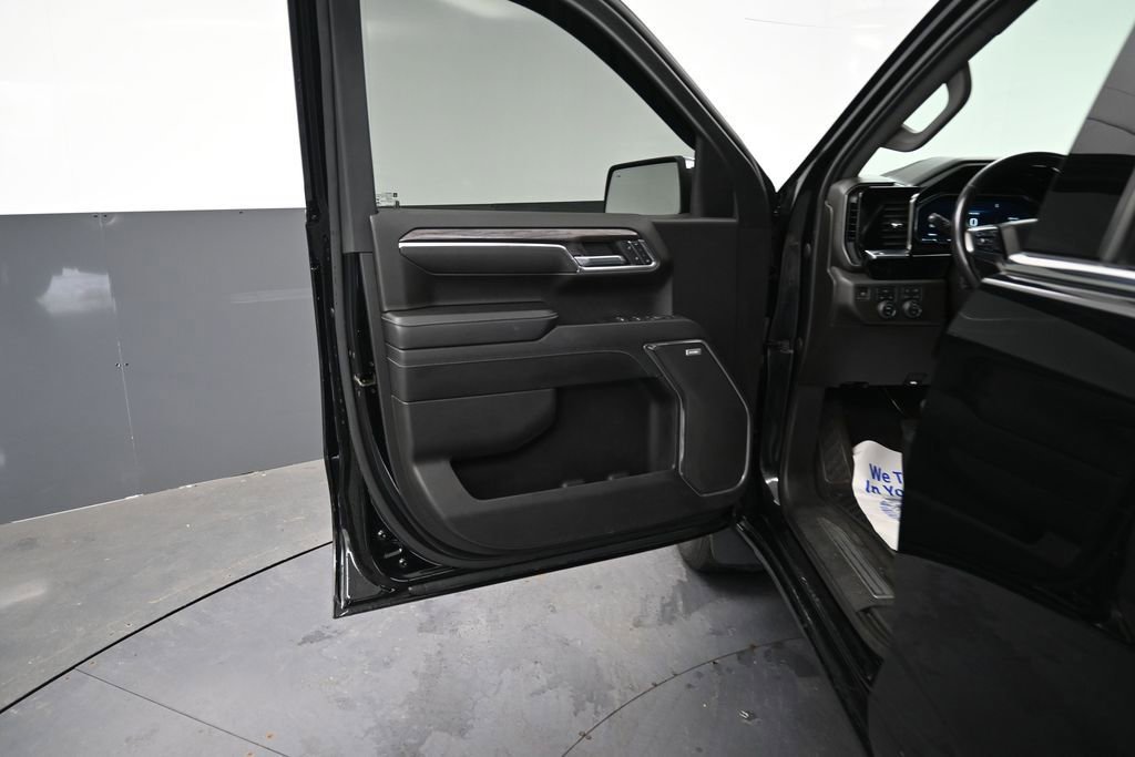Used 2023 Chevrolet Camaro LT RWD image 24