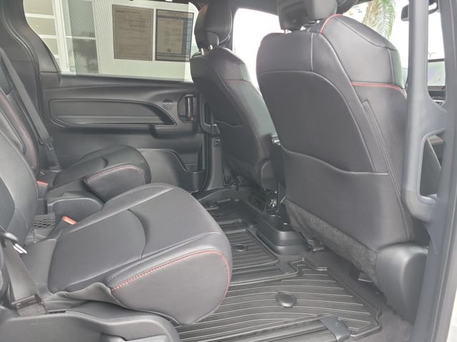 Used 2025 Toyota Sienna XSE FWD image 25