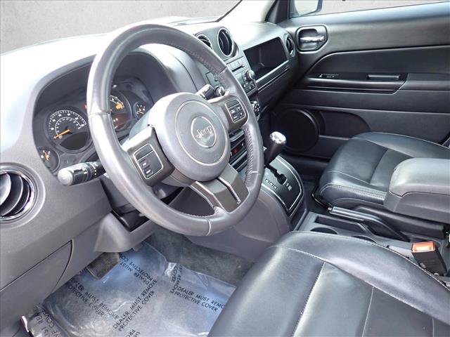 Used 2016 Jeep Patriot High Altitude AWD/4WD image 10