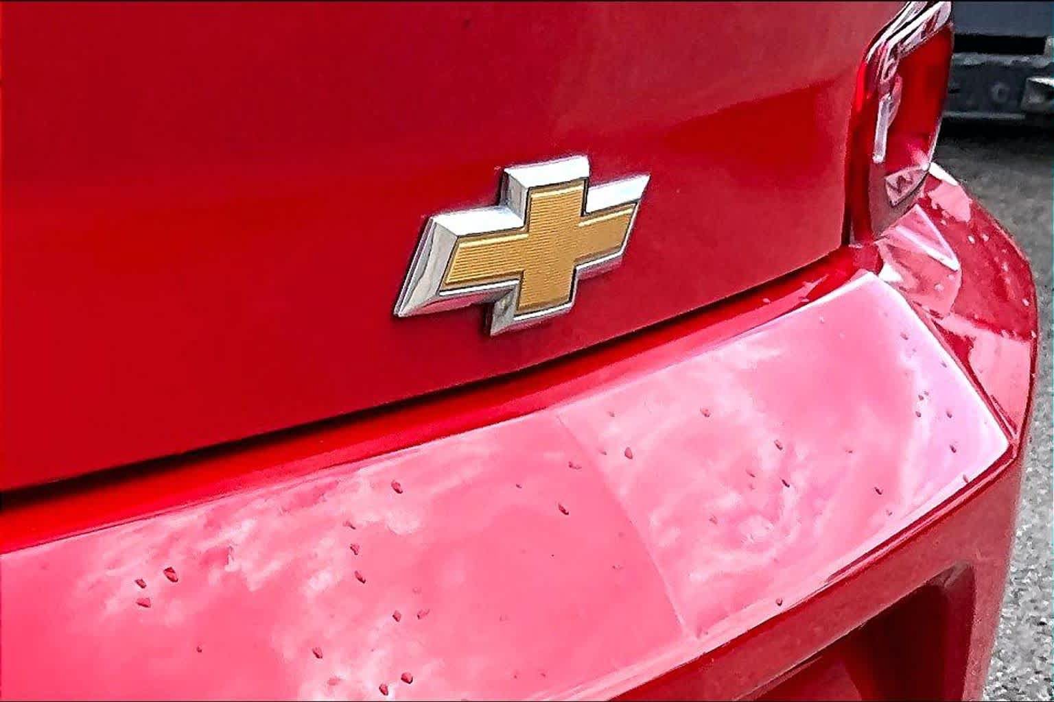 Used 2023 Chevrolet Camaro LT RWD image 10