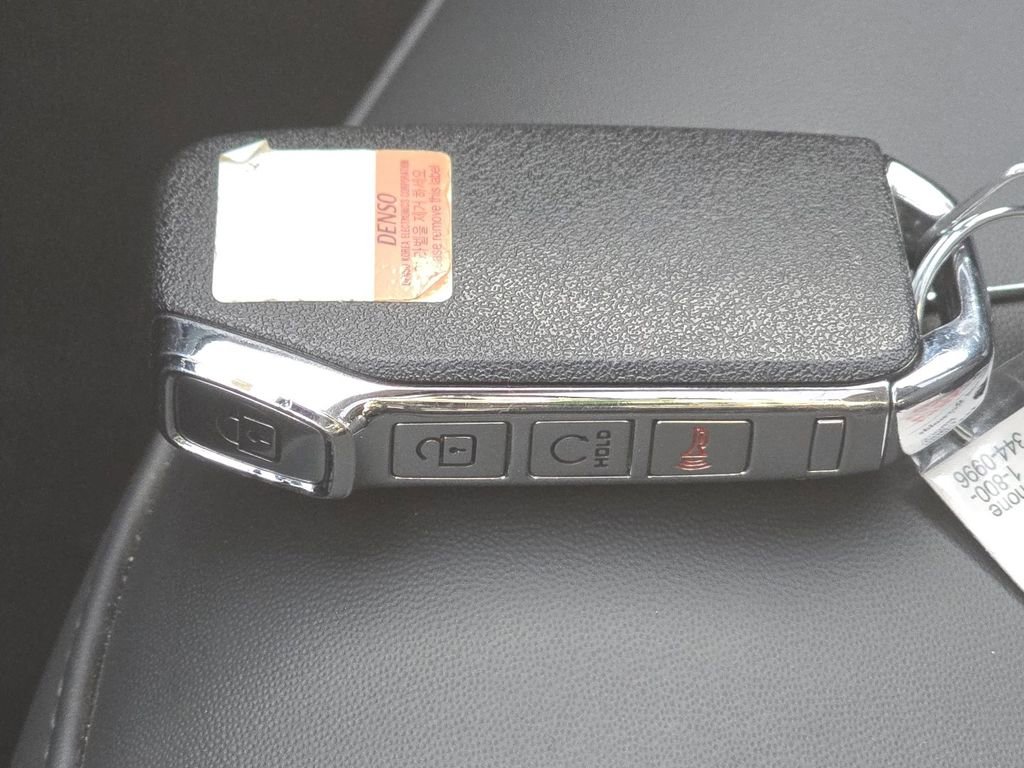 Used 2023 Kia Niro EX Touring image 34