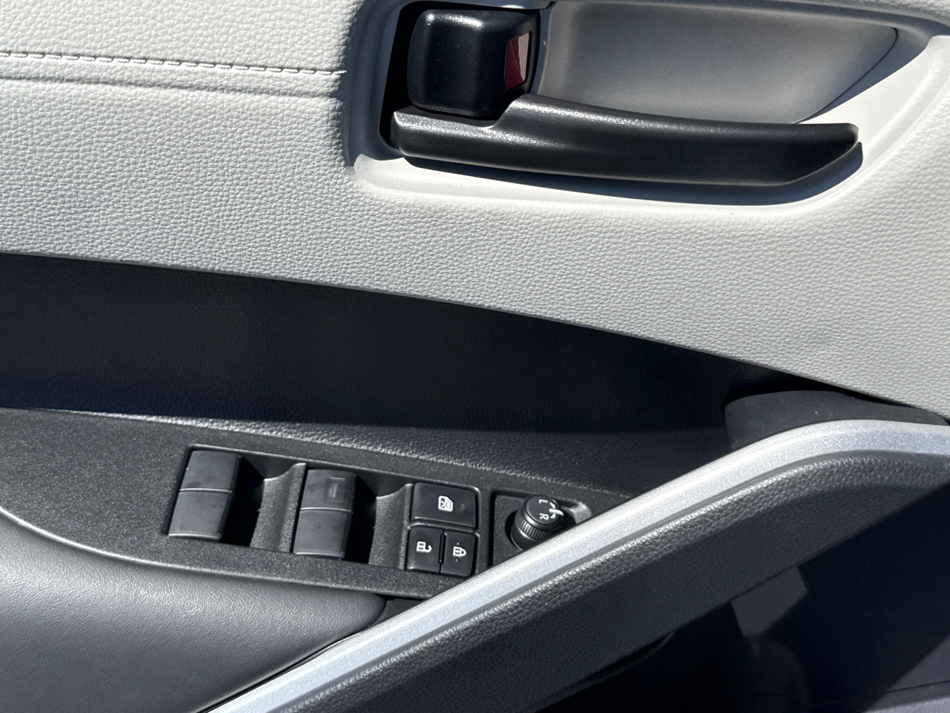 Certified 2026 Toyota Corolla Cross L image 25