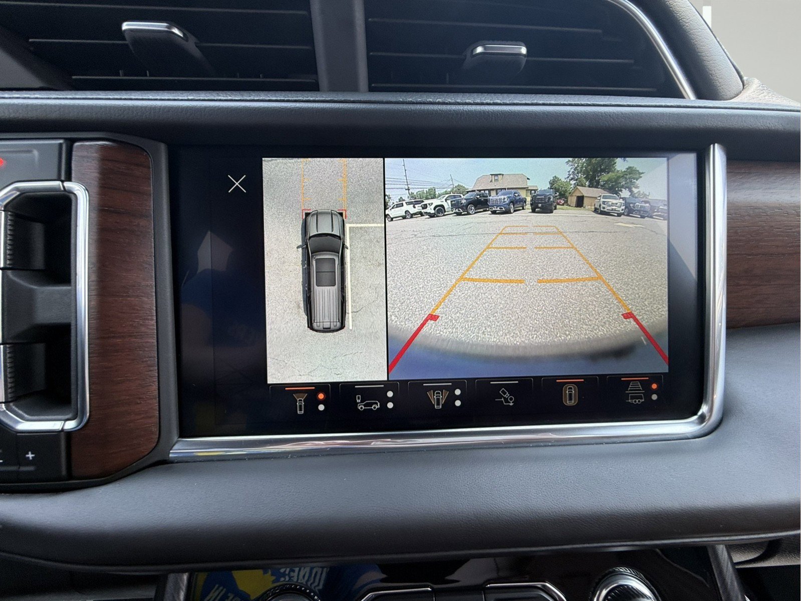 Certified 2024 GMC Yukon Denali Ultimate image 24