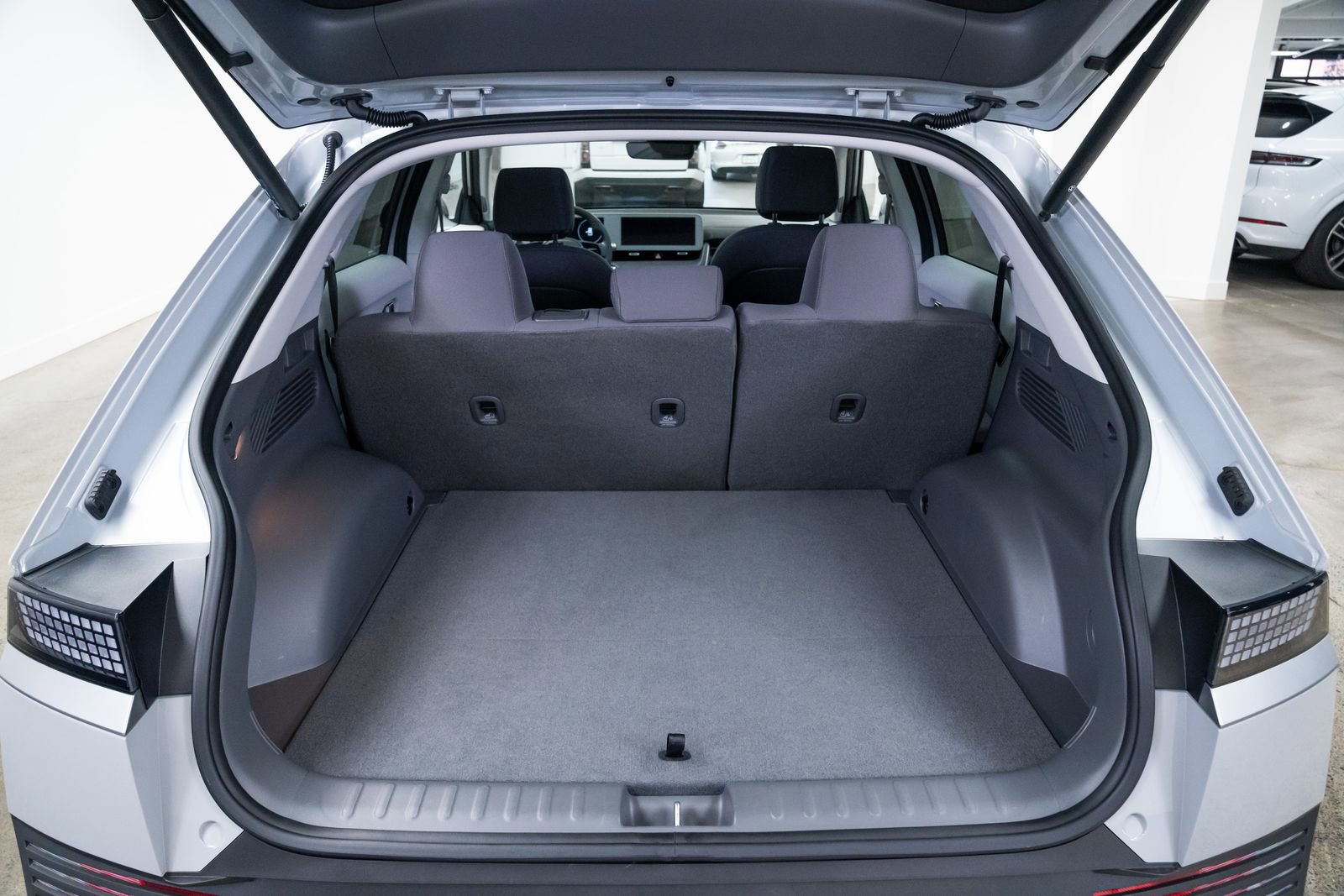 Used 2024 Hyundai Ioniq 5 SEL image 8