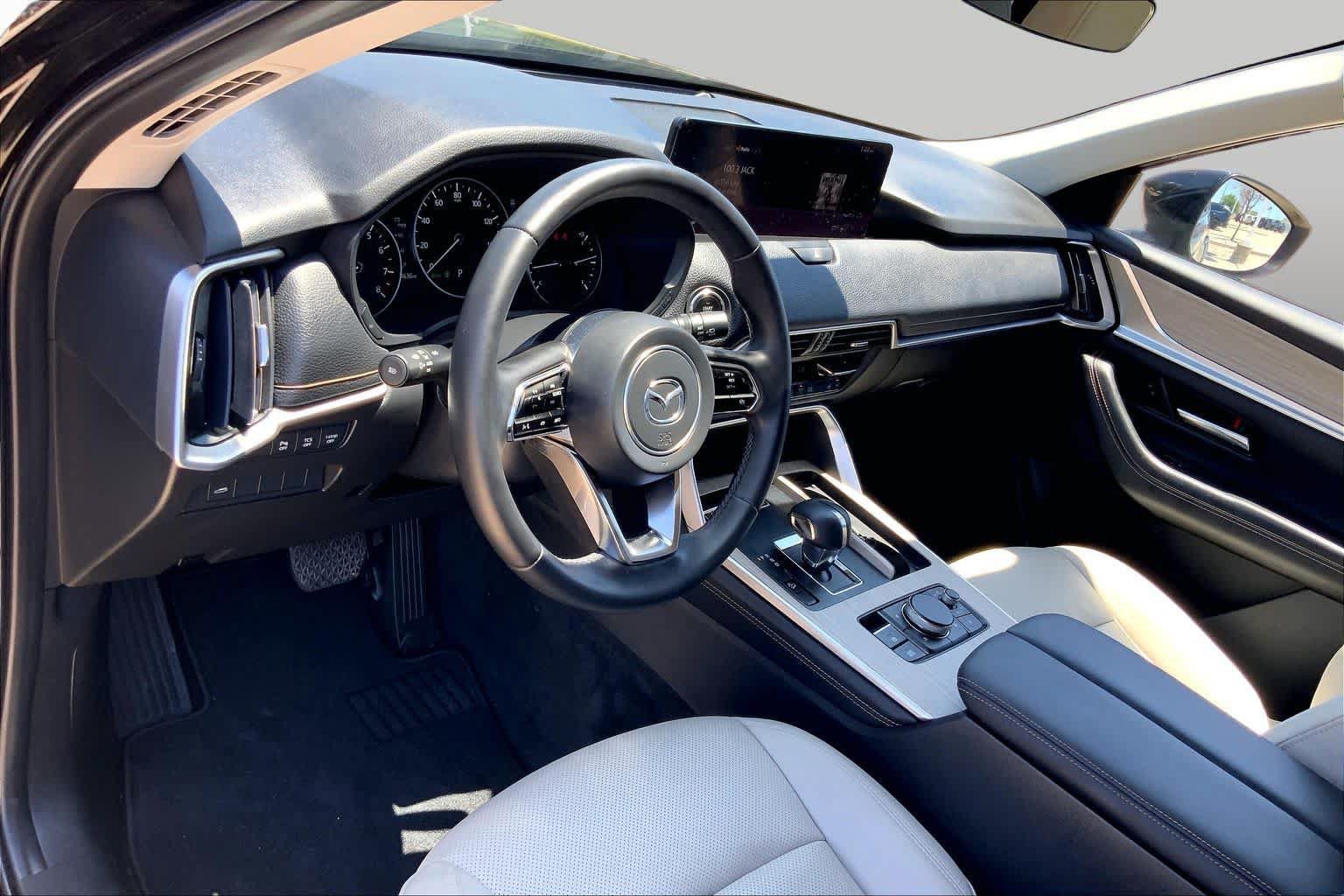 Used 2025 MAZDA CX-90 3.3 Turbo w/ Preferred Package AWD/4WD image 18