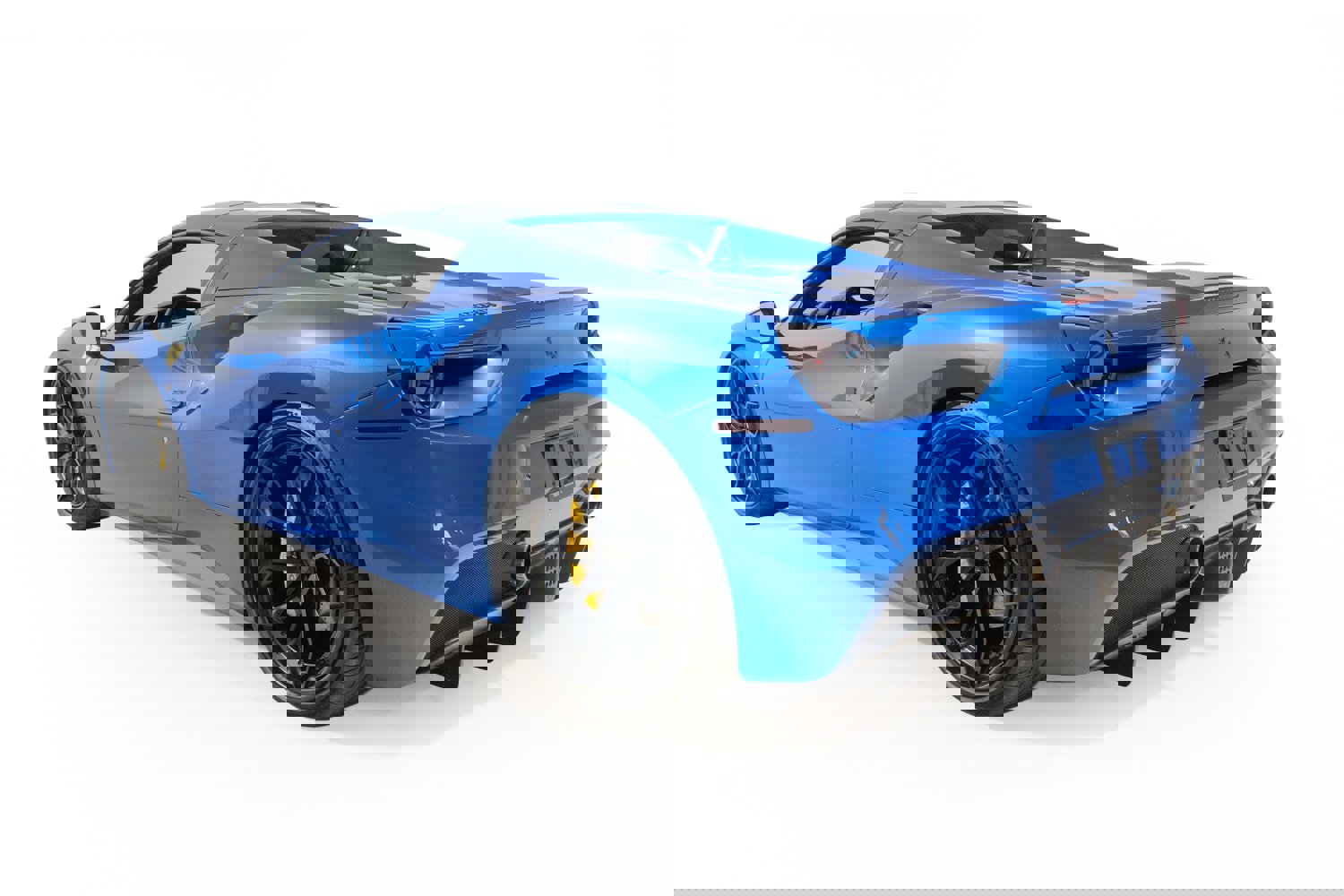 Used 2017 Ferrari 488 Spider RWD image 4