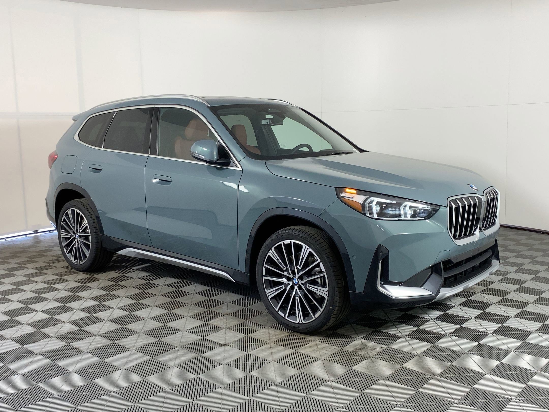 Used 2026 BMW X1 xDrive28i w/ Technology Package image 6