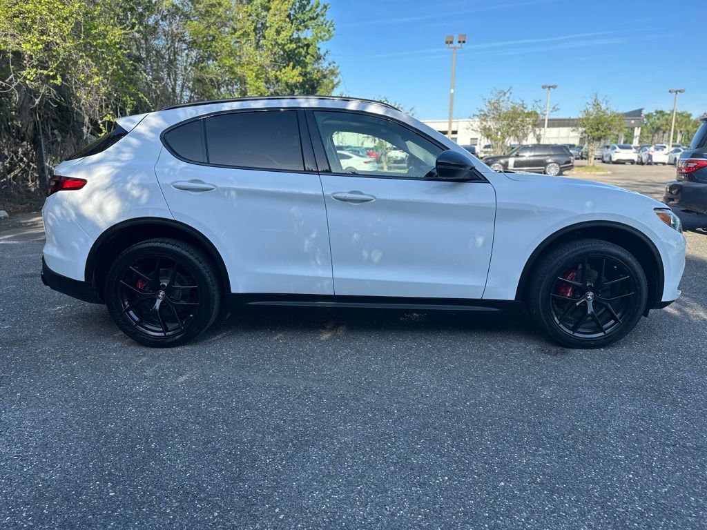 Used 2020 Alfa Romeo Stelvio w/ Nero Edizione image 14
