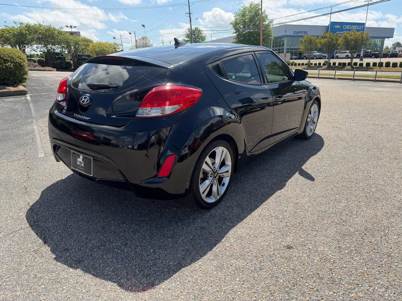 Used 2017 Hyundai Veloster Value Edition image 18