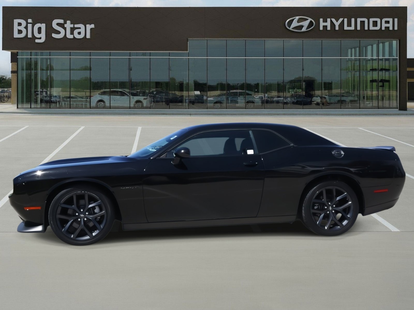 Used 2022 Dodge Challenger R/T w/ Blacktop Package image 2