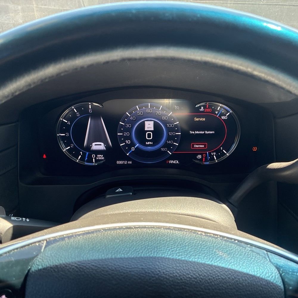 Used 2019 Cadillac Escalade ESV Premium Luxury image 7