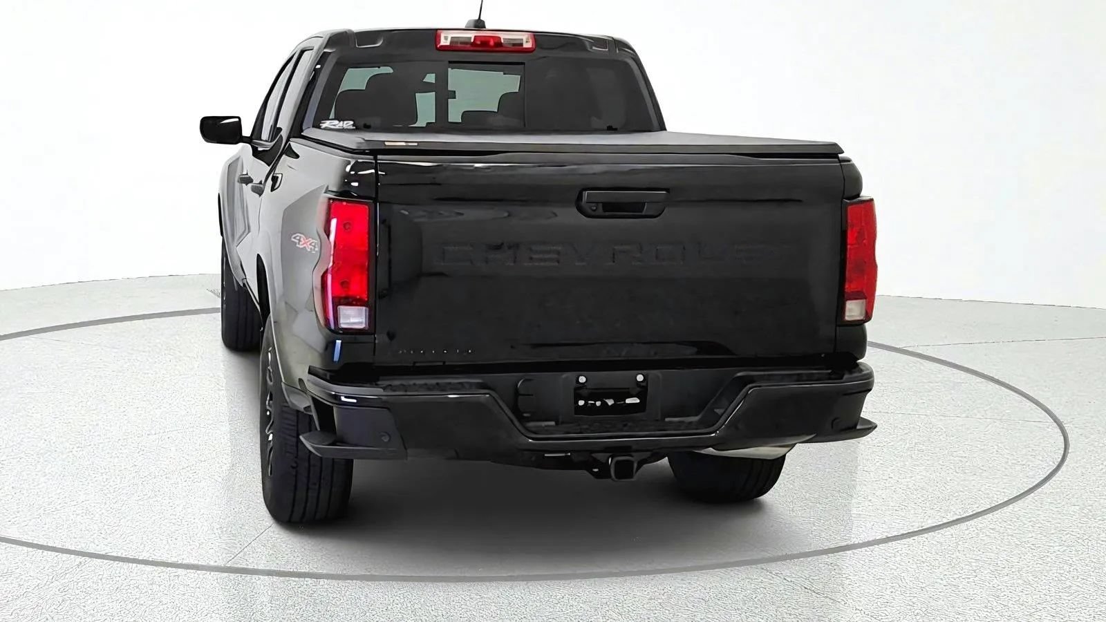 Used 2025 Chevrolet Colorado W/T w/ WT Custom Package AWD/4WD image 7